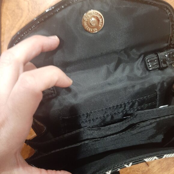 Tommy Hilfiger new purse - Picture 2 of 3